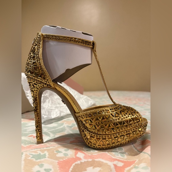 Thalia Sodi Shoes - Thalia Sodi Pumps | Size: 5.5 | Color: Gold